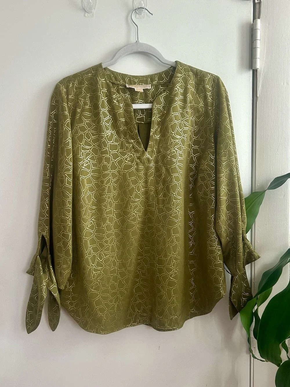 Michael Kors Olive Green Geometric V-Neck Tie-Sleeve Blouse